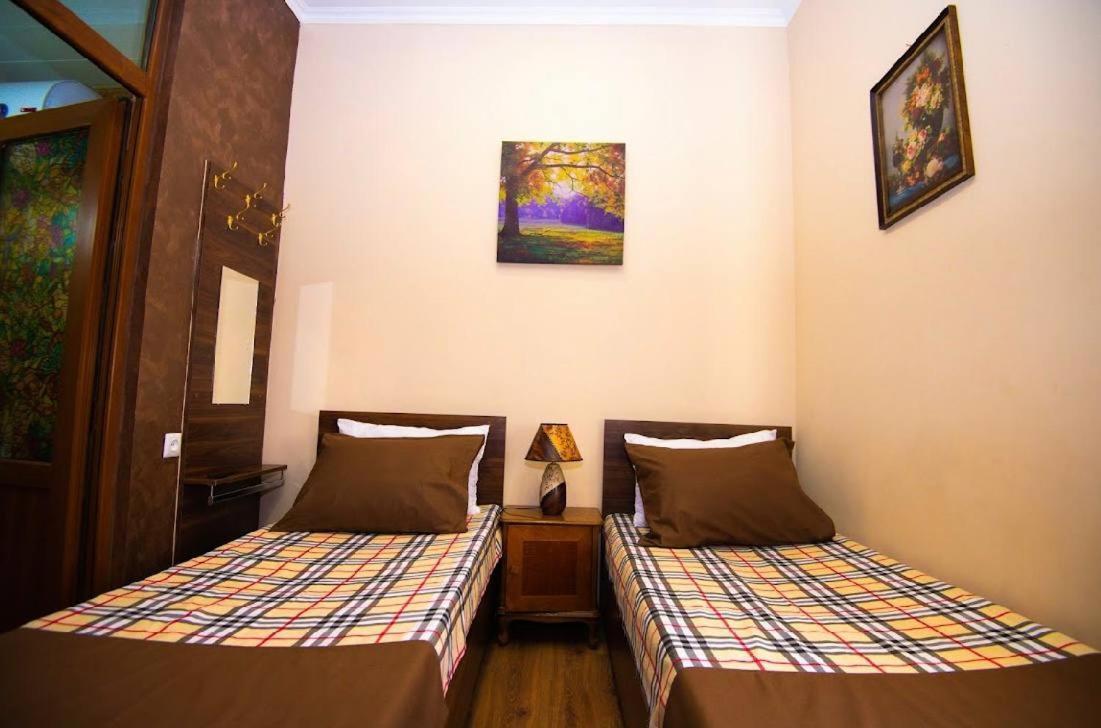 U Ashota Hotell Jerevan Exteriör bild