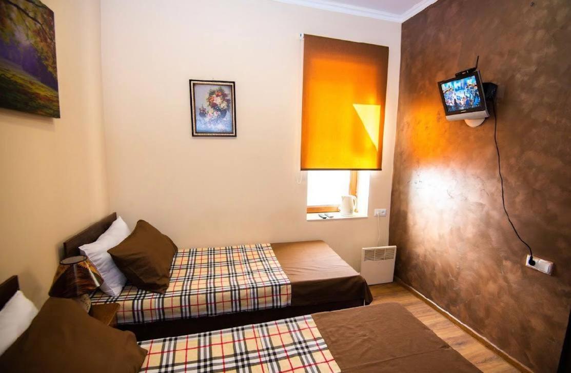 U Ashota Hotell Jerevan Exteriör bild