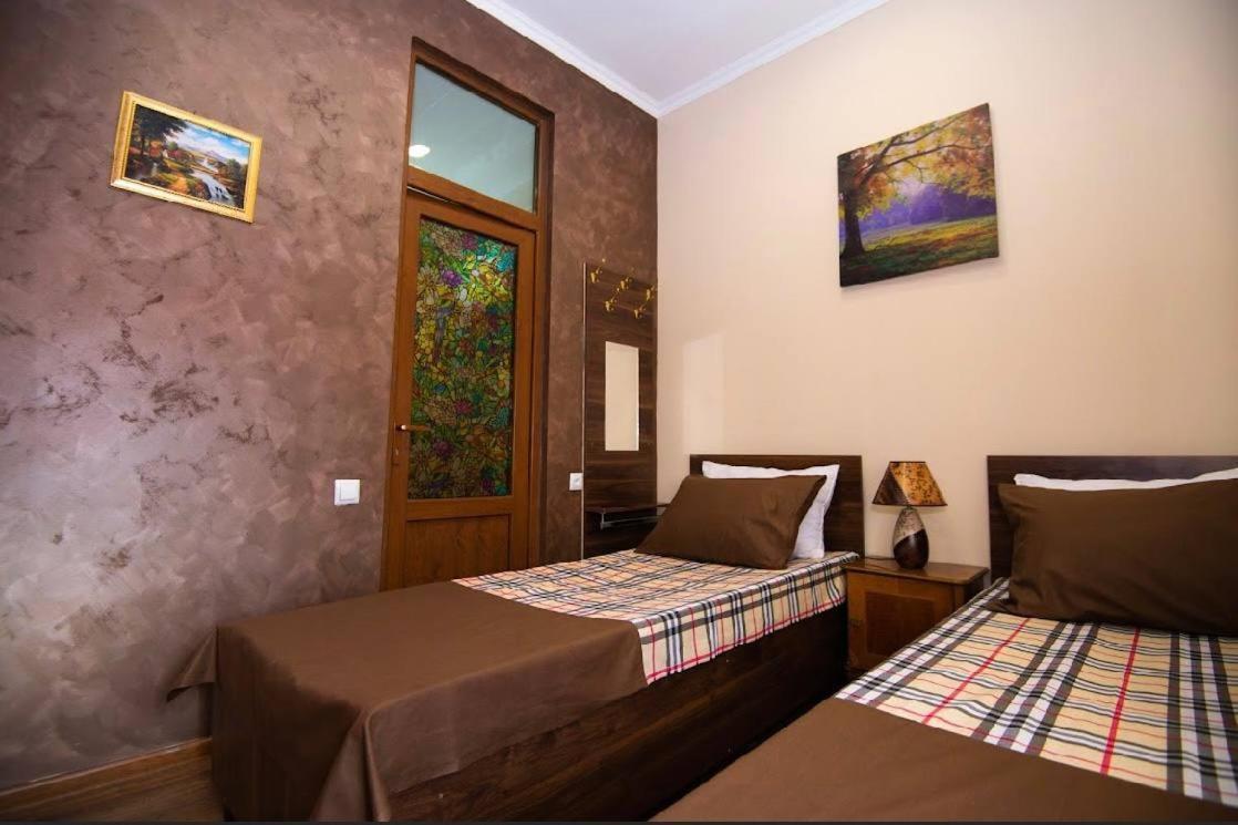 U Ashota Hotell Jerevan Exteriör bild