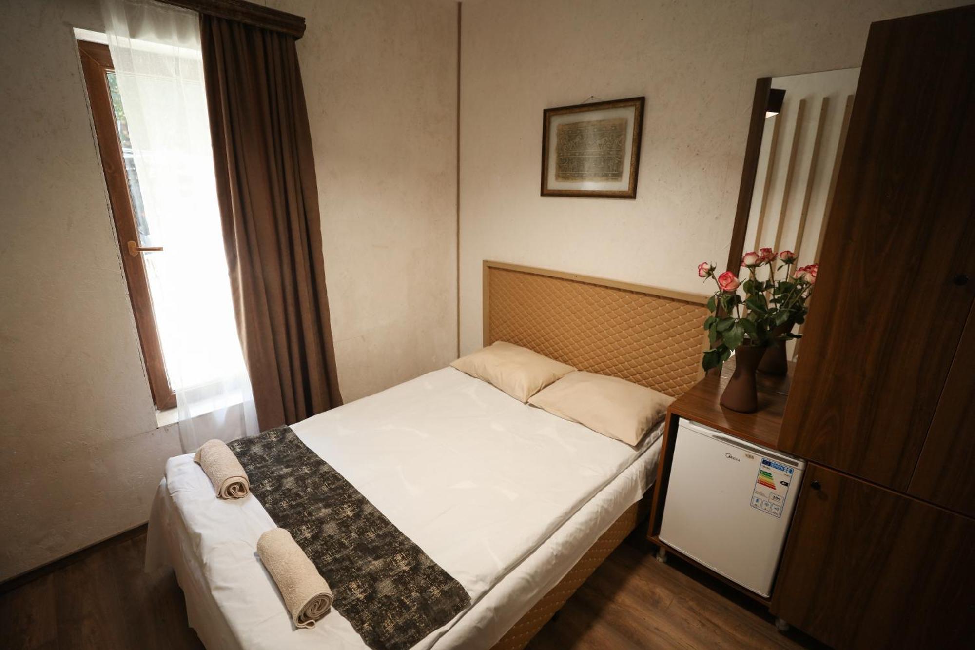 U Ashota Hotell Jerevan Exteriör bild